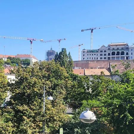 - Spacious - Classic Charm Apartament