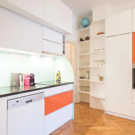 - Spacious - Classic Charm Budapest