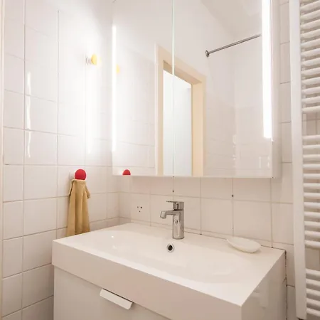 Apartment - Spacious - Classic Charm *