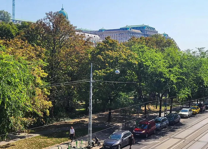 Apartment - Spacious - Classic Charm *