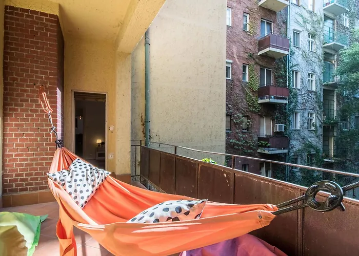 Apartment - Spacious - Classic Charm