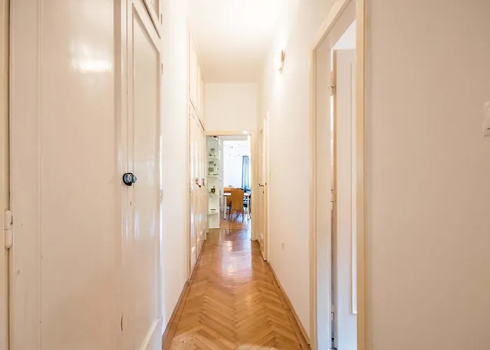 - Spacious - Classic Charm Apartmán Budapešť